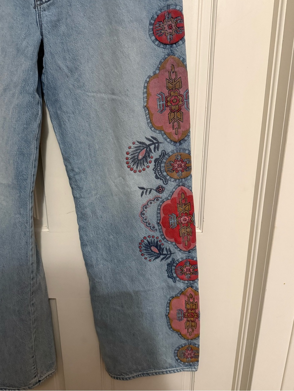 MOTHER Maven Jeans in Sneak Wash with Floral Side Print - Picture 3 of 11